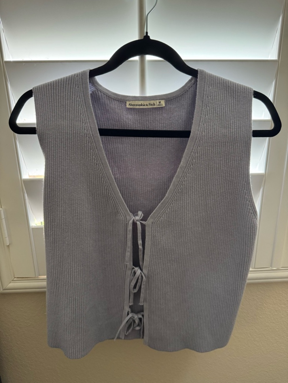 Abercrombie & Fitch tie front sweater vest